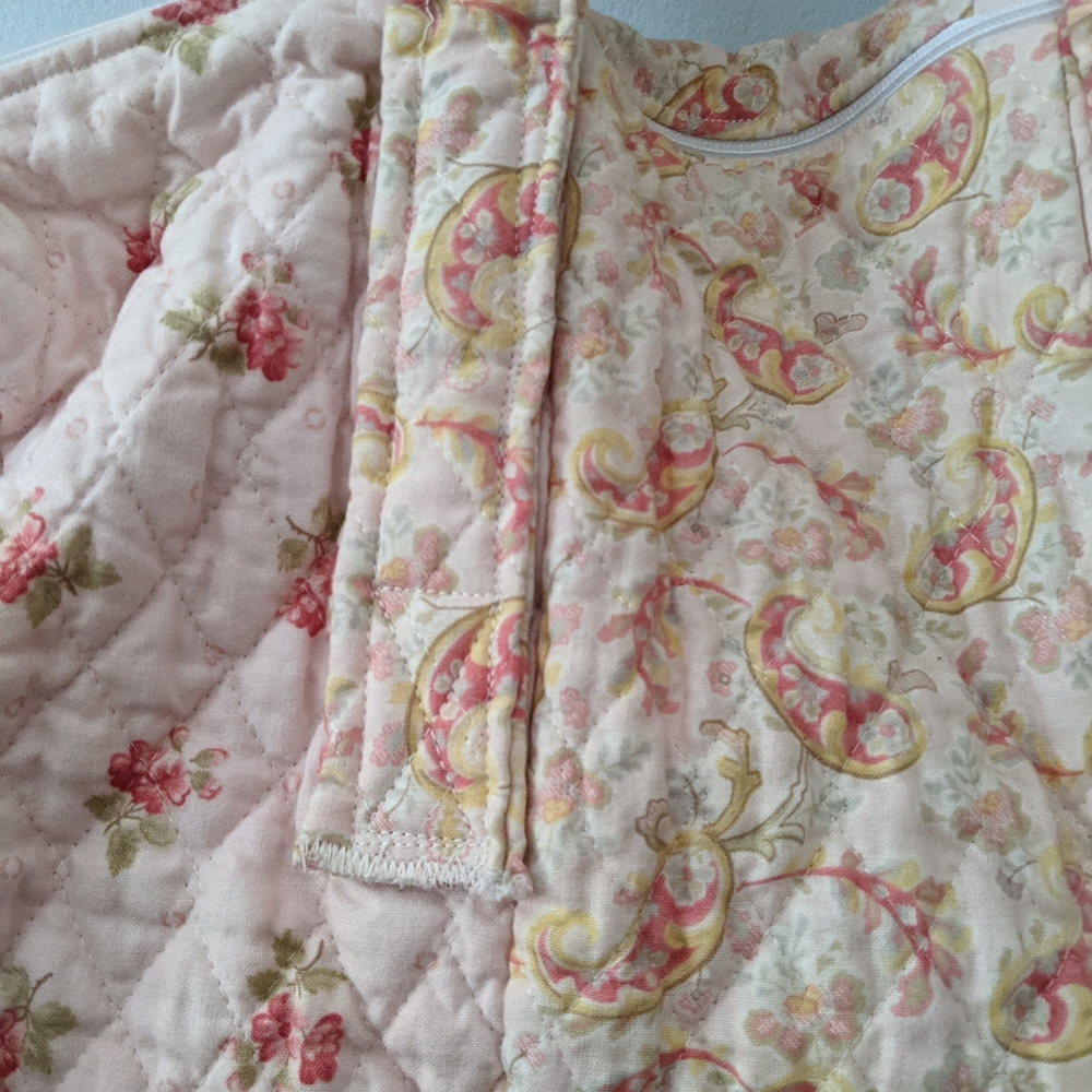 Handcrafted Pink Floral/Paisley Duffle Quilted Fabric Shoulder Bag, Made in USA - Picture 7 of 7